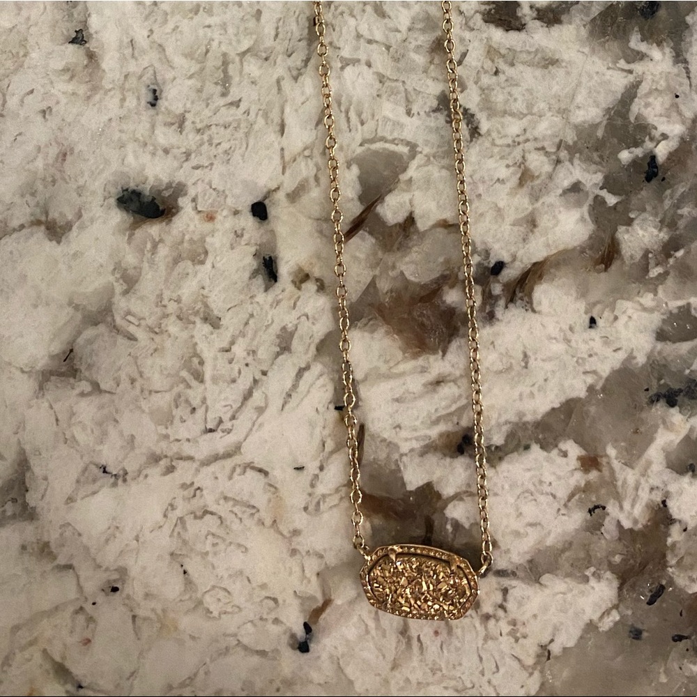 Kendra Scott Necklace in rose gold